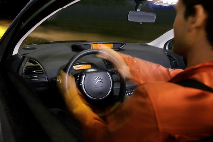  Citroen C4 2005 года  (фото 144 из 150)